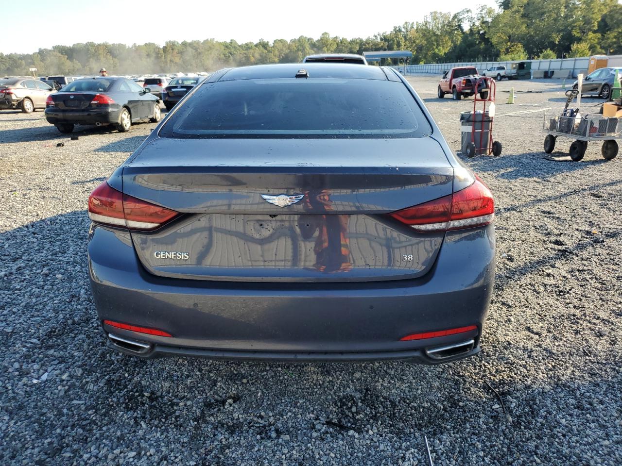 2015 Hyundai Genesis 3.8L VIN: KMHGN4JE3FU027465 Lot: 80197955