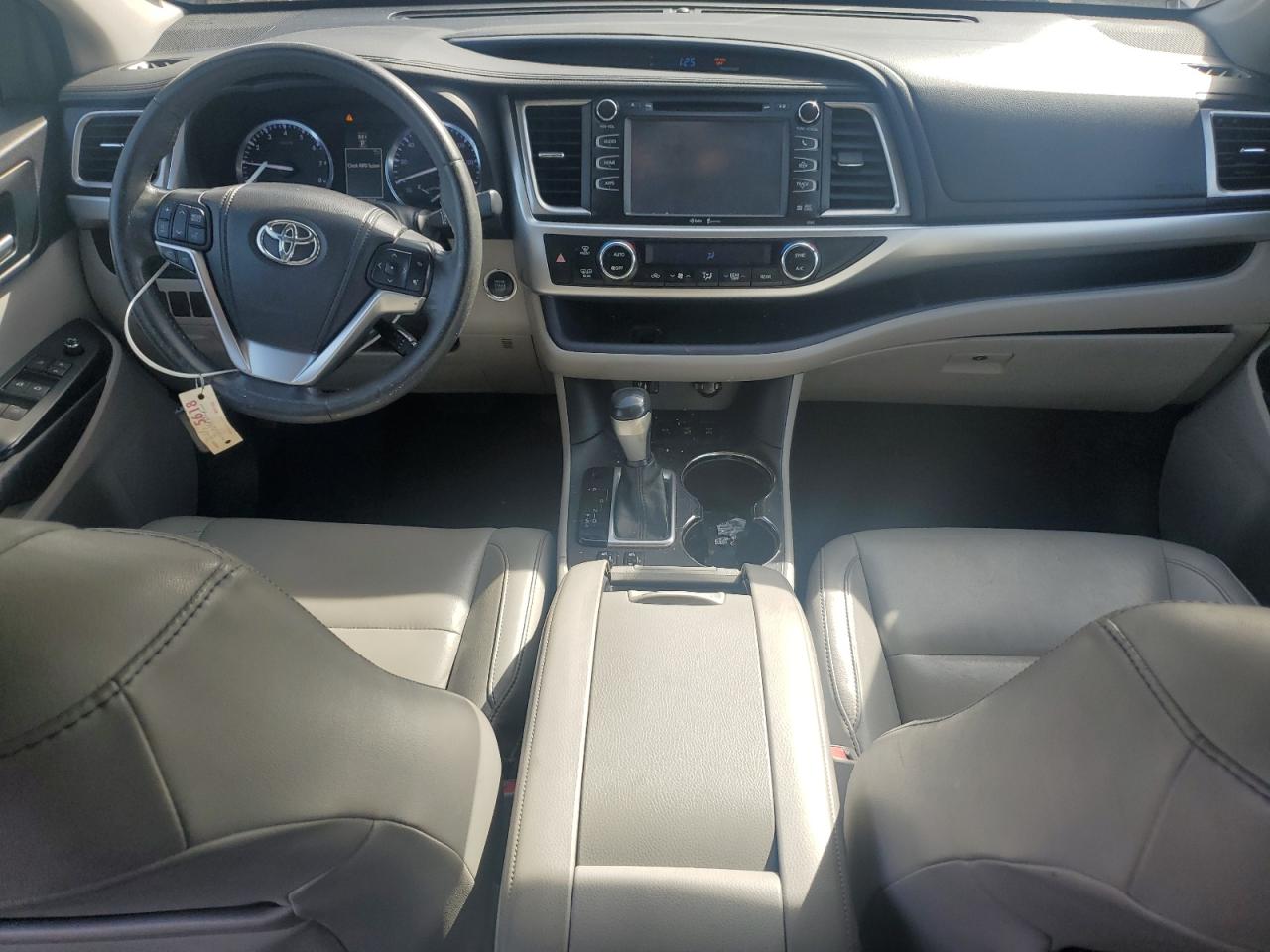 2014 Toyota Highlander Xle VIN: 5TDJKRFH3ES055790 Lot: 84278475