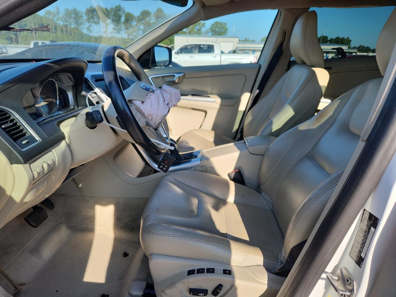 2016 Volvo Xc60 T5 Premier VIN: YV440MDK1G2782440 Lot: 80159875