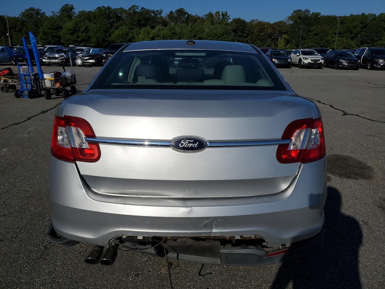 2011 Ford Taurus Se VIN: 1FAHP2DW2BG138535 Lot: 81564115
