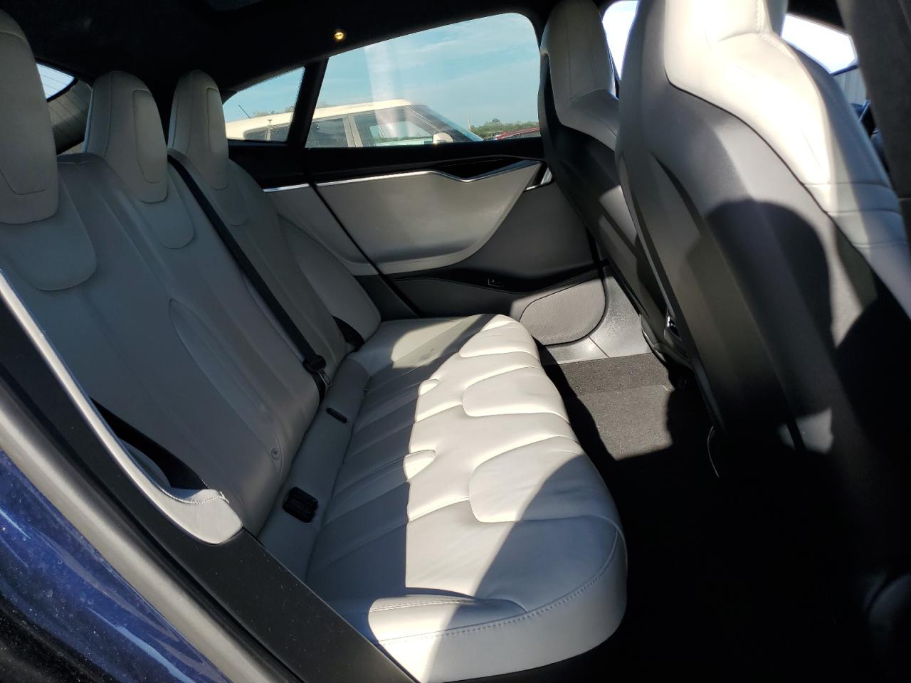 2015 Tesla Model S 85 VIN: 5YJSA1H17FF090296 Lot: 81676905