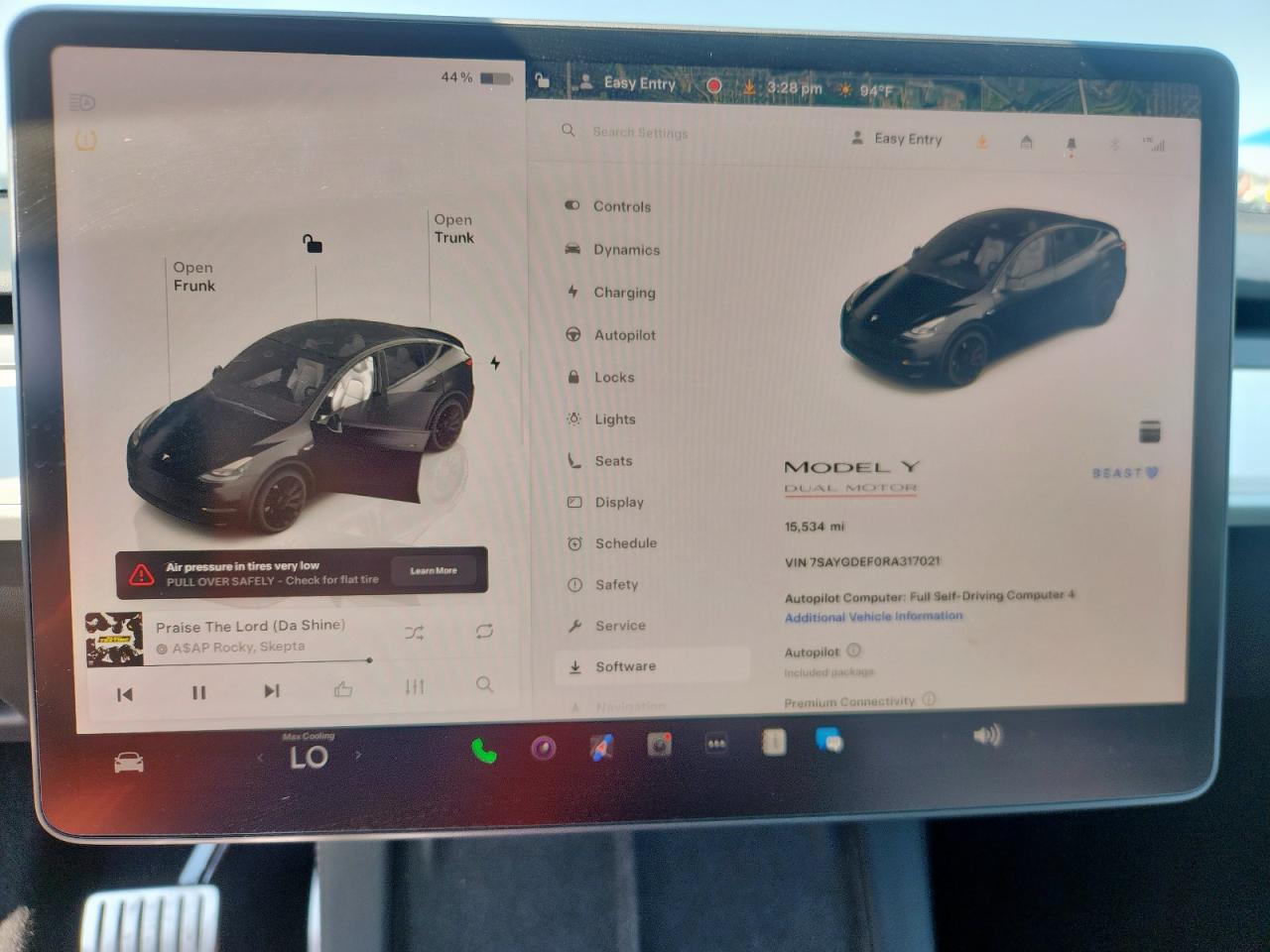 2024 Tesla Model Y VIN: 7SAYGDEF0RA317021 Lot: 70458195