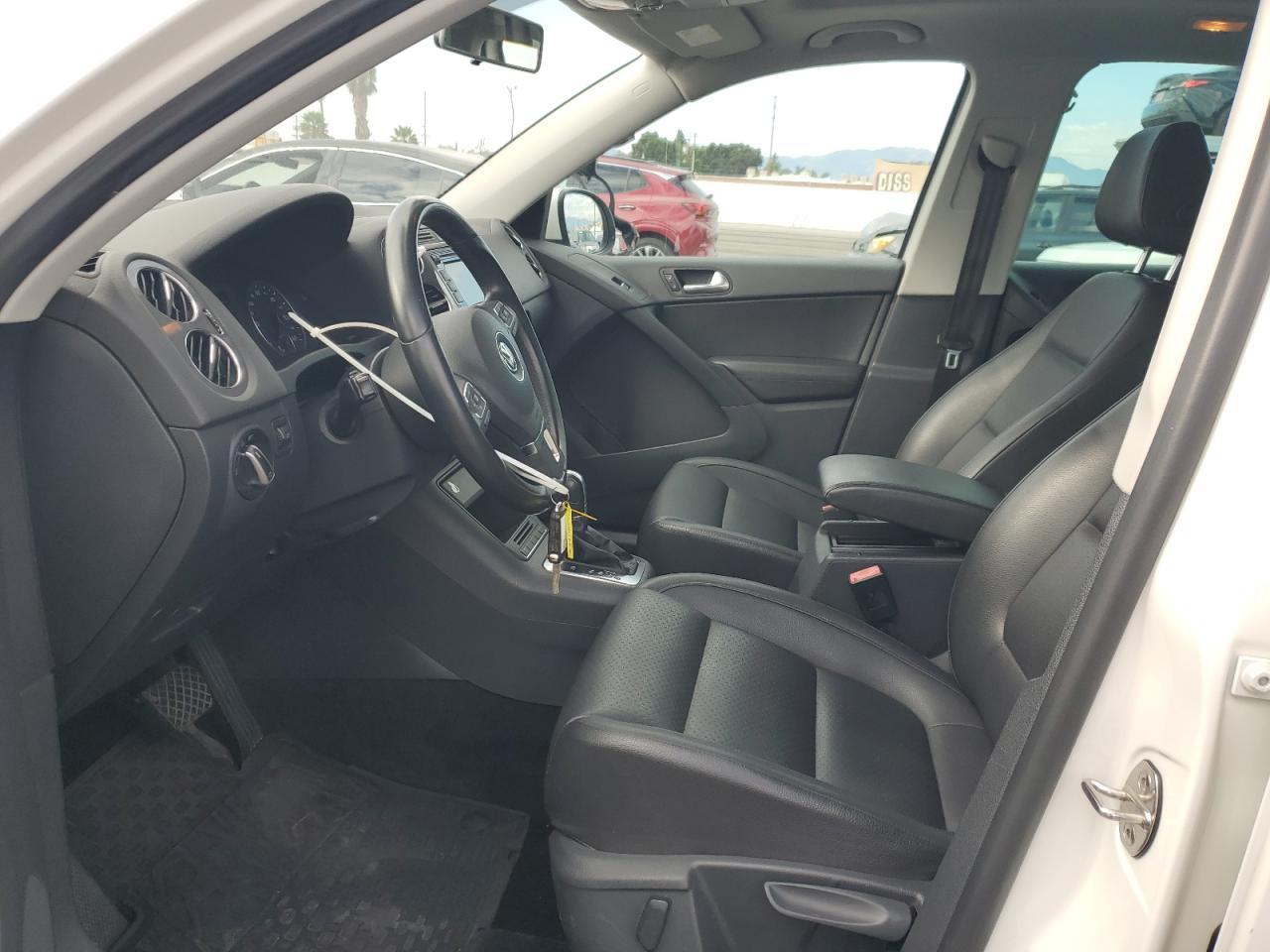 2012 Volkswagen Tiguan S VIN: WVGAV7AX8CW598393 Lot: 84042555