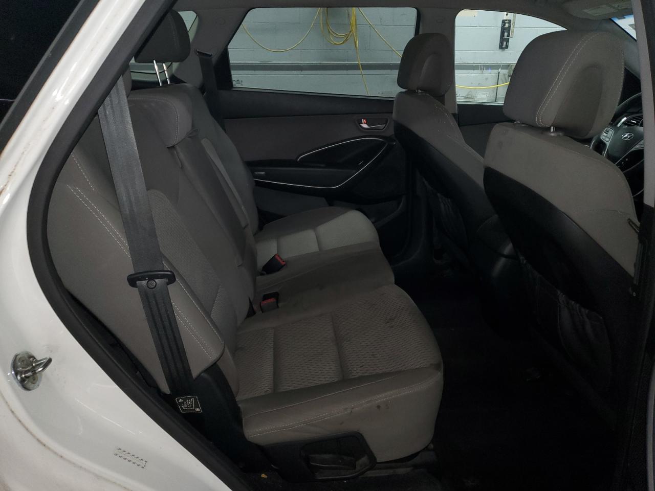 2016 Hyundai Santa Fe Se VIN: KM8SMDHF5GU153324 Lot: 83954125