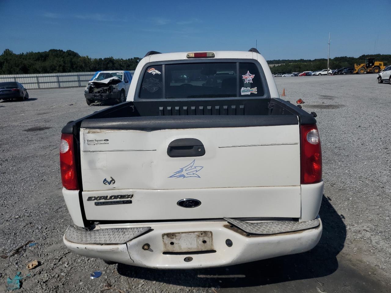 2004 Ford Explorer Sport Trac VIN: 1FMZU67K74UC13804 Lot: 71958395