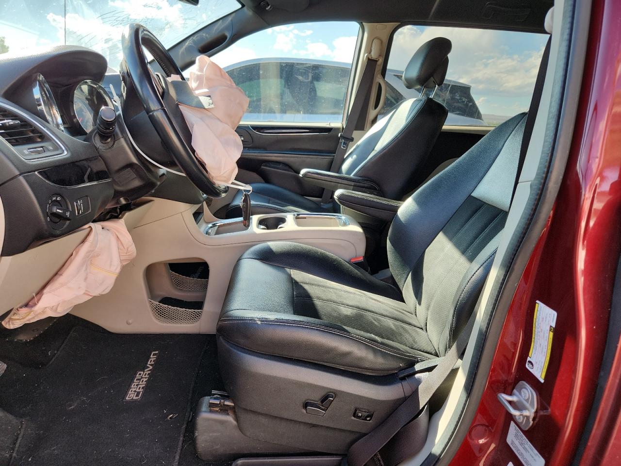 2017 Dodge Grand Caravan Sxt VIN: 2C4RDGCG2HR853000 Lot: 81190505