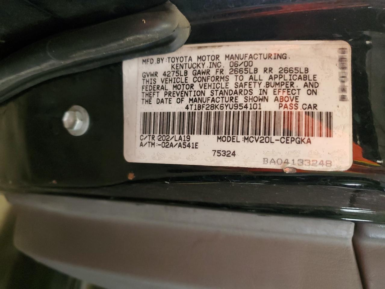 2000 Toyota Camry Le VIN: 4T1BF28K6YU954101 Lot: 81885215