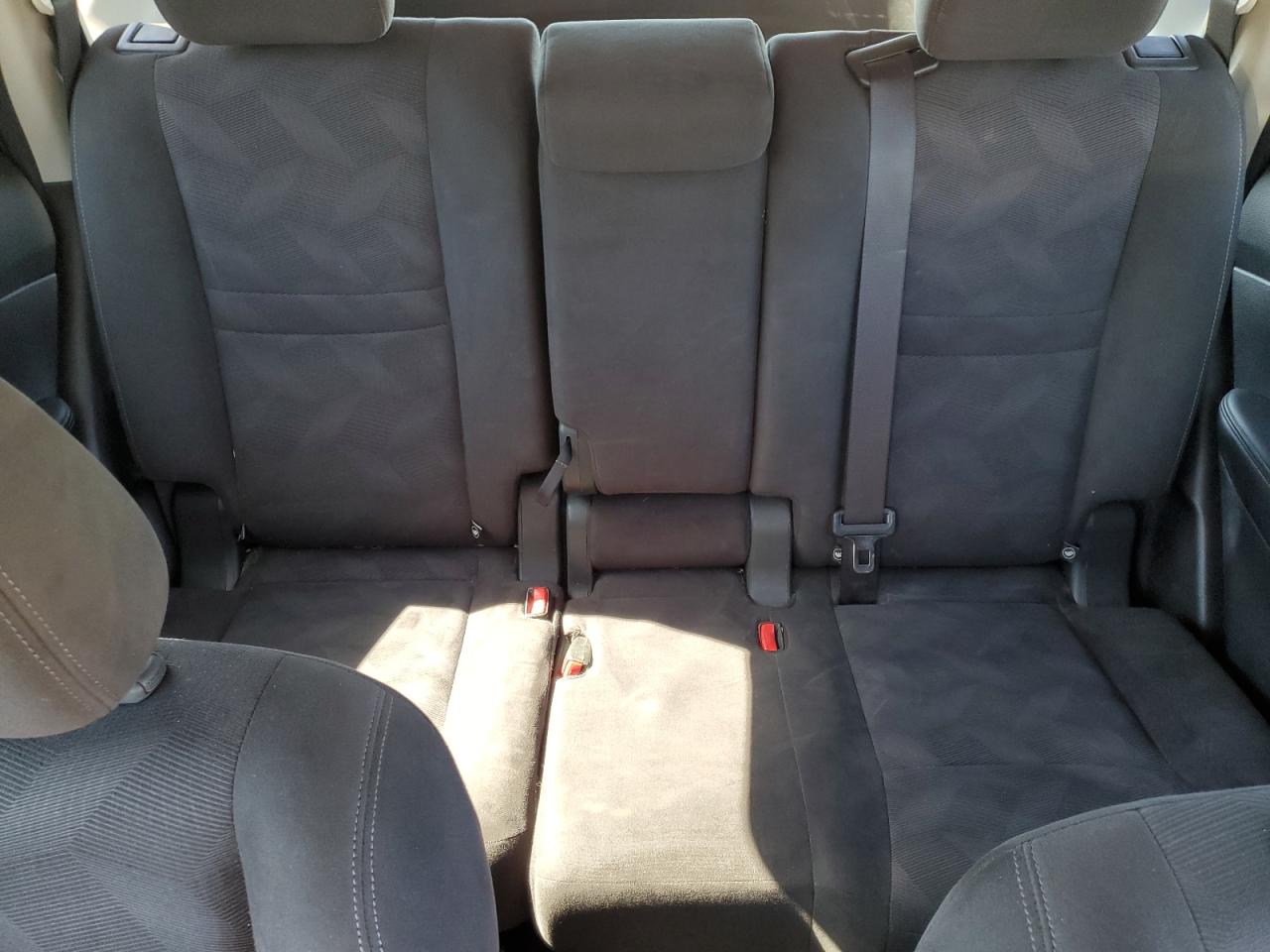 2015 Nissan Rogue S VIN: KNMAT2MV9FP532618 Lot: 80868145