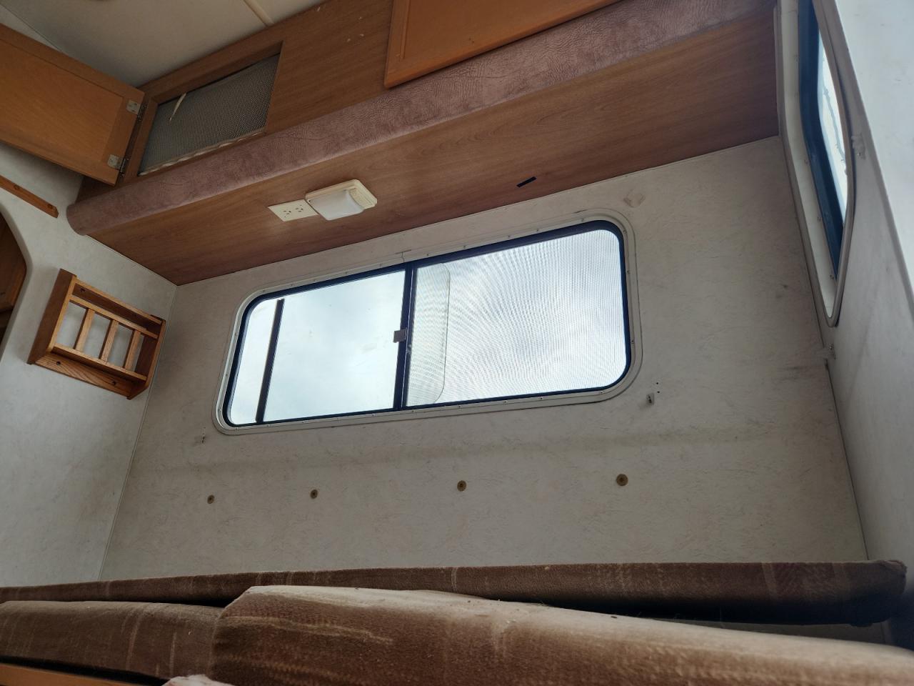 2004 Lancia Trvltrlr VIN: 153411 Lot: 71010255