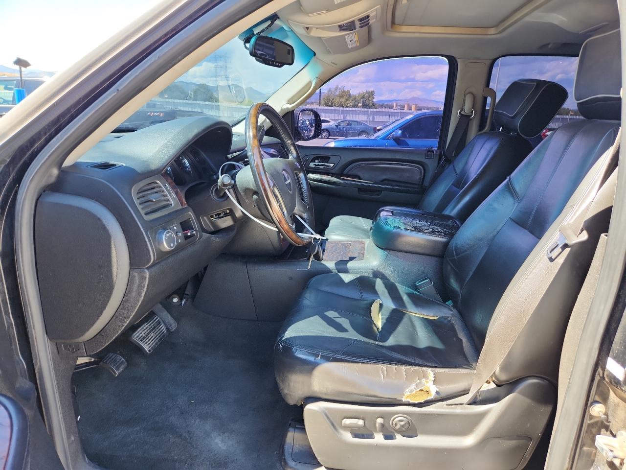 2007 GMC Yukon Denali VIN: 1GKFK63847J244400 Lot: 72004175