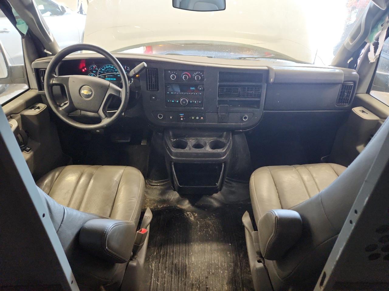 2016 Chevrolet Express G2500 VIN: 1GCWGAFF9G1133061 Lot: 81329545