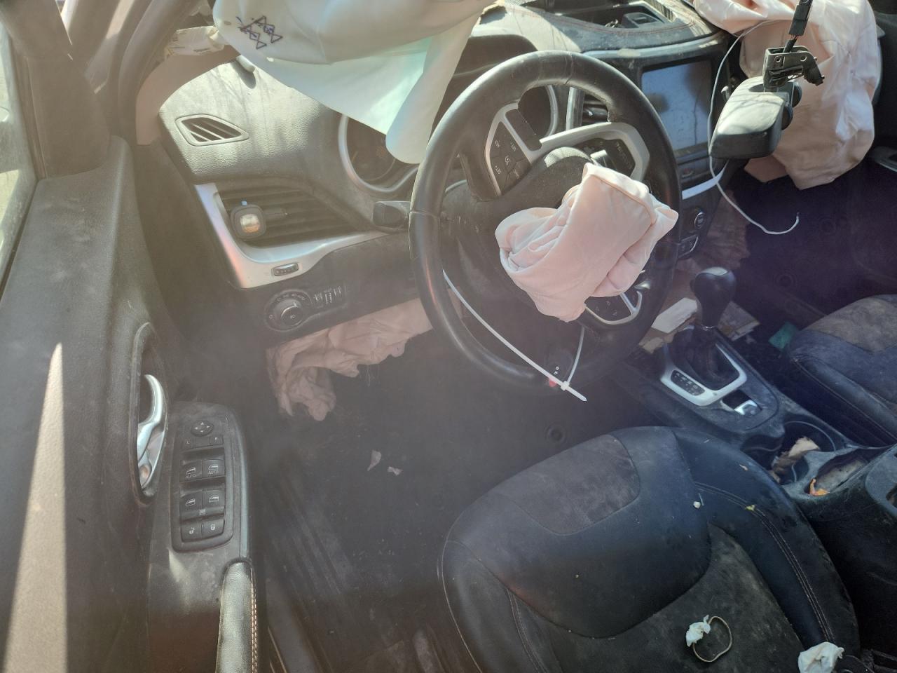 2015 Jeep Cherokee Trailhawk VIN: 1C4PJMBBXFW773100 Lot: 80667605