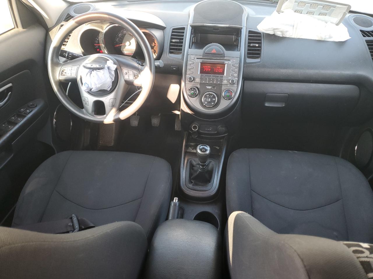 2011 Kia Soul + VIN: KNDJT2A2XB7272685 Lot: 71671355