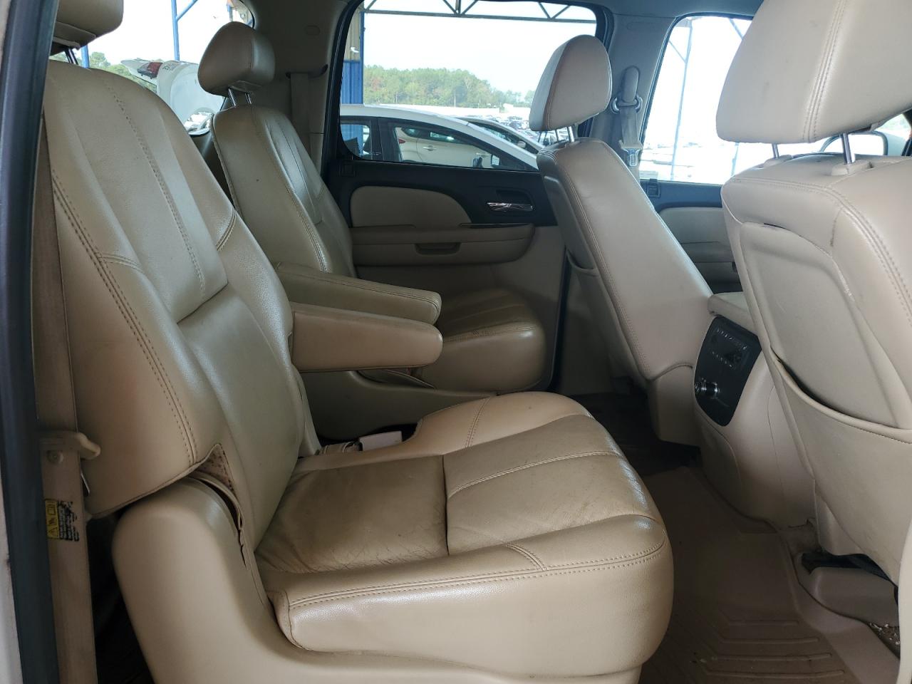 2007 Chevrolet Suburban C1500 VIN: 3GNFC16J87G107687 Lot: 81596915