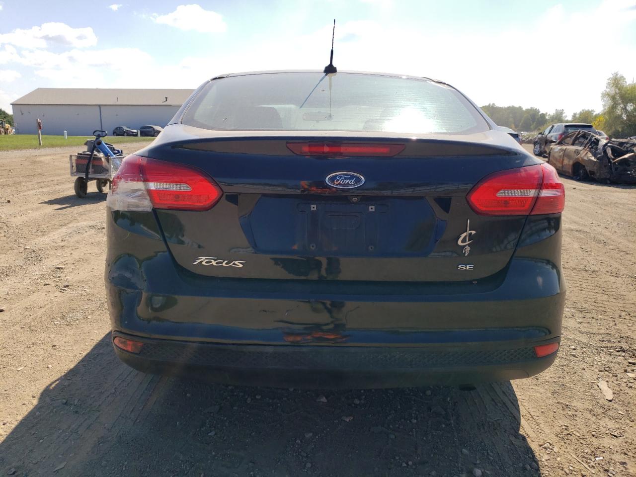 2018 Ford Focus Se VIN: 1FADP3F23JL228197 Lot: 81262995