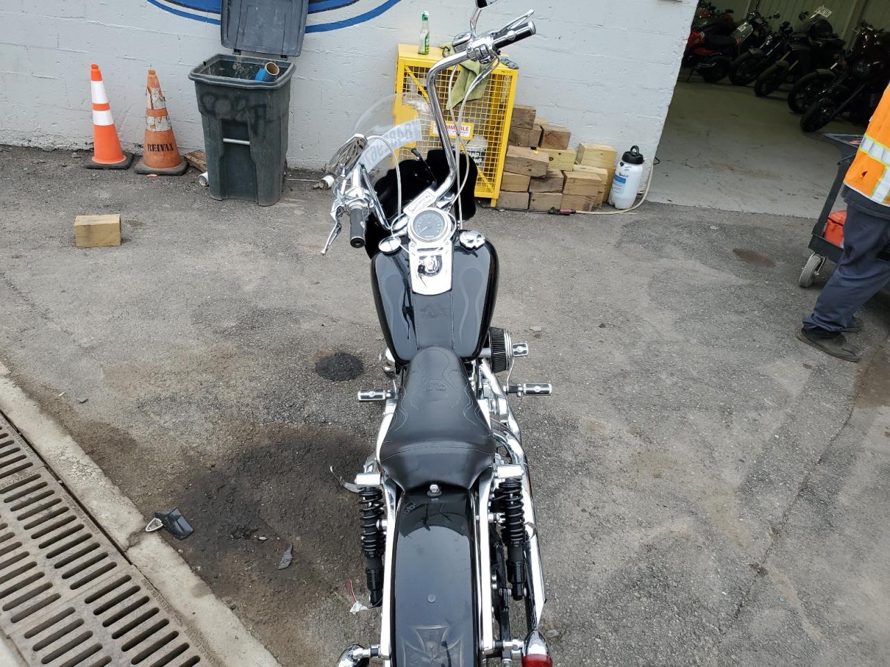 2005 Harley-Davidson Fxdwgi VIN: 1HD1GPW185K303370 Lot: 84829675