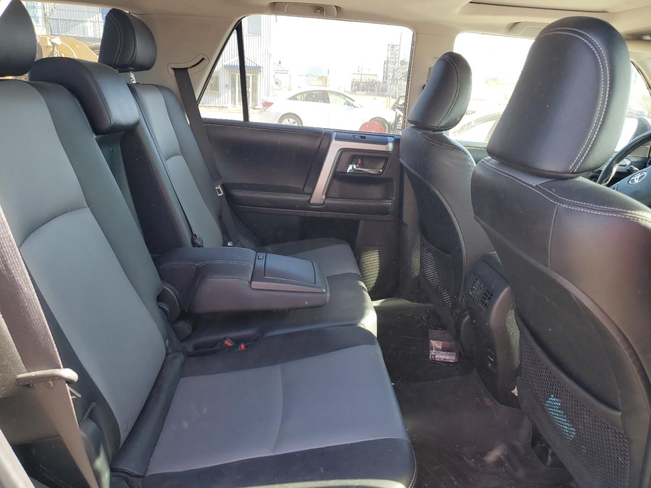 2015 Toyota 4Runner Sr5/Sr5 Premium VIN: JTEBU5JR7F5208858 Lot: 80821245