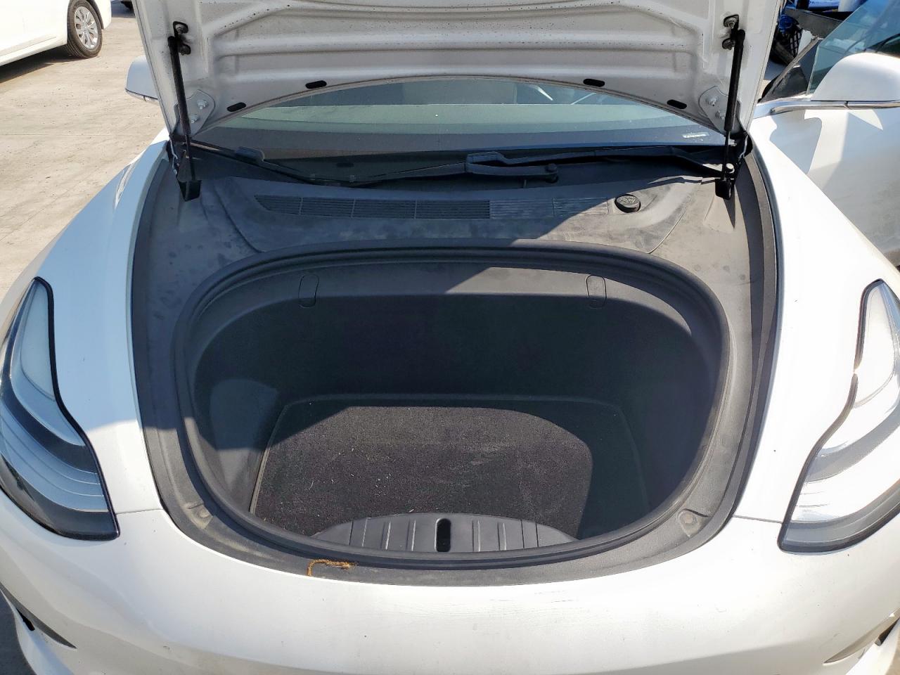 2019 Tesla Model 3 VIN: 5YJ3E1EB8KF441328 Lot: 81300125