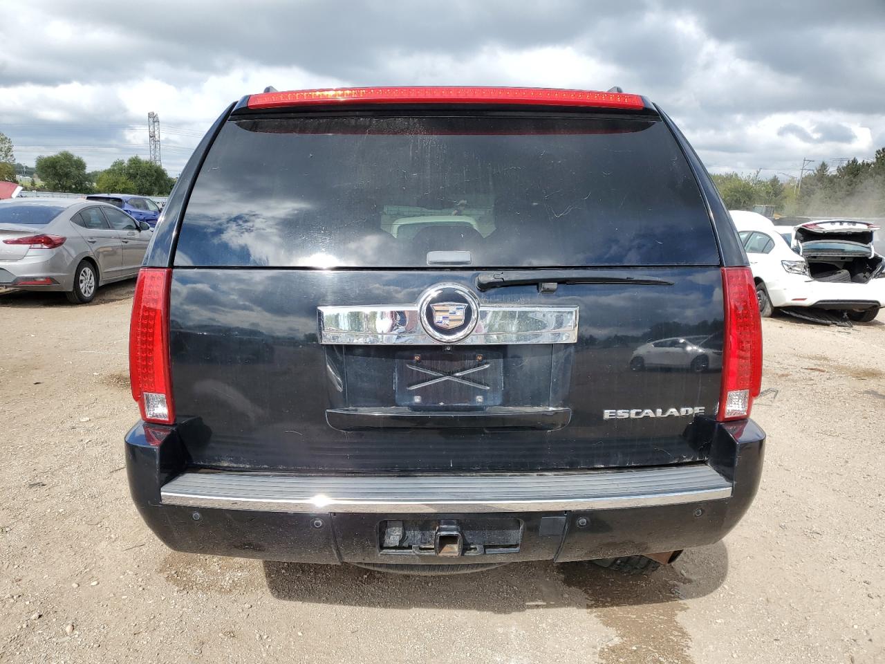 2008 Cadillac Escalade Luxury VIN: 1GYFK63858R271985 Lot: 82132985
