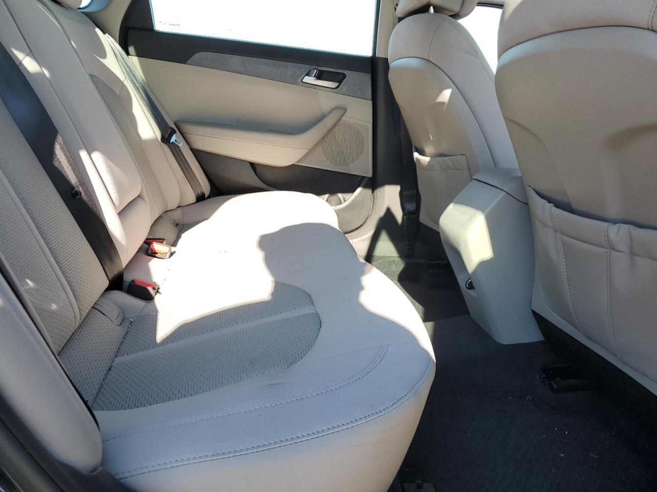 2017 Hyundai Sonata Se VIN: 5NPE24AF0HH575191 Lot: 70857405