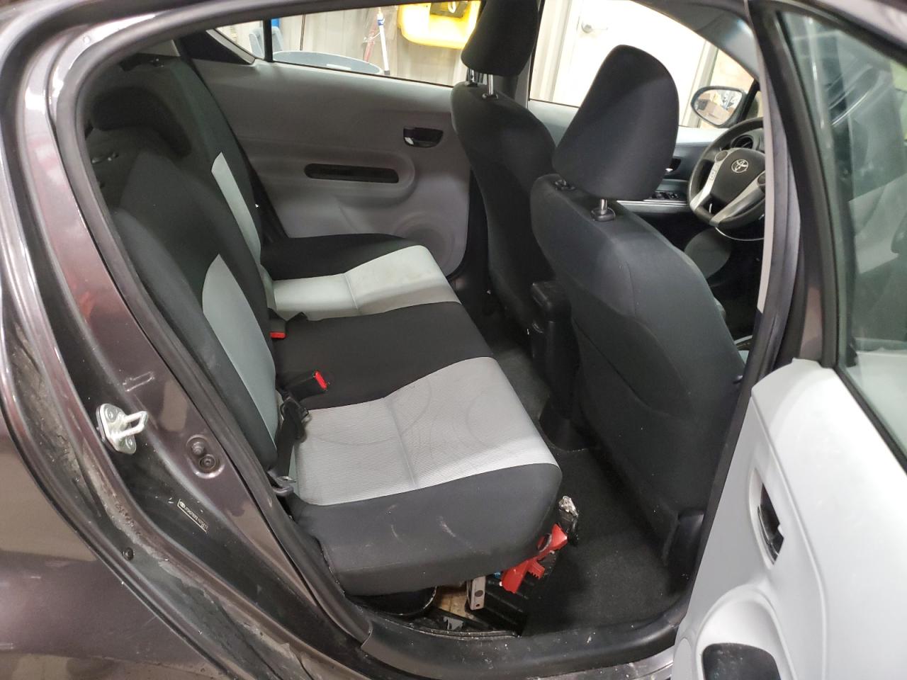 2014 Toyota Prius C VIN: JTDKDTB35E1073470 Lot: 80204205