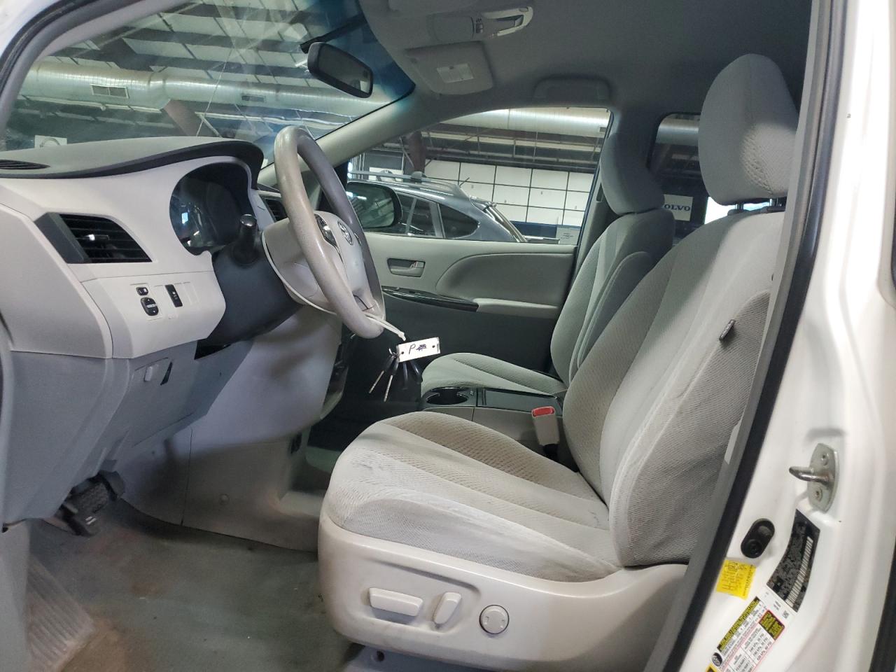 2012 Toyota Sienna Le VIN: 5TDKK3DC8CS183318 Lot: 81241035