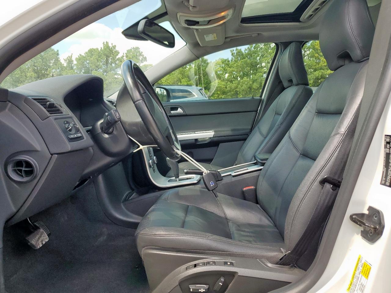 2011 Volvo S40 T5 VIN: YV1672MS6B2550219 Lot: 81570225