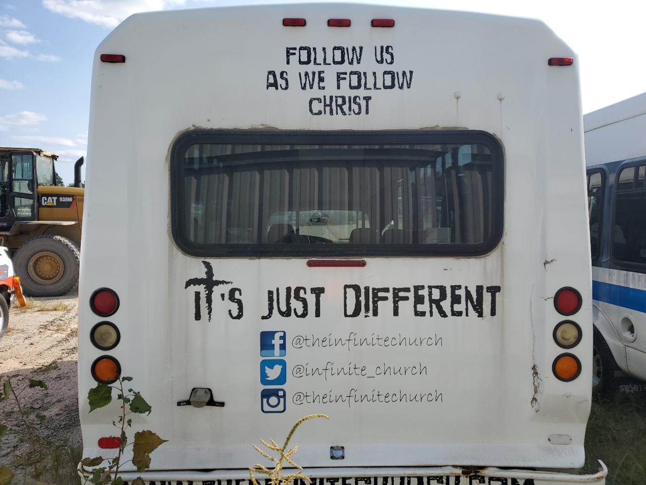 2003 Ford Econoline E450 Super Duty Cutaway Van VIN: 1FDXE45FX3HB39997 Lot: 70437695