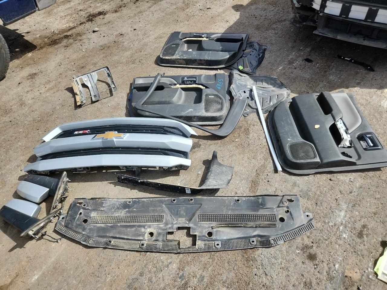 2018 Chevrolet Silverado K1500 Lt VIN: 3GCUKREC4JG165419 Lot: 81507615