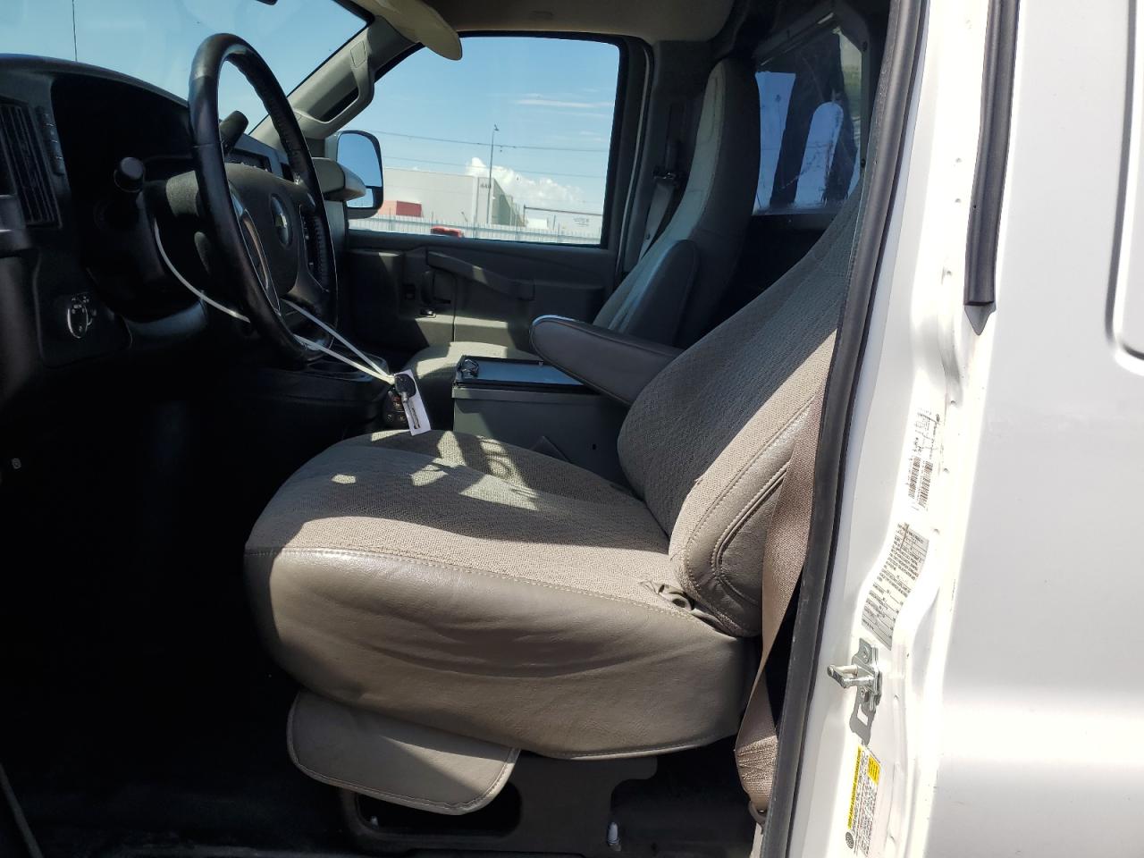2019 Chevrolet Express G2500 VIN: 1GCWGAFP9K1373230 Lot: 80670815