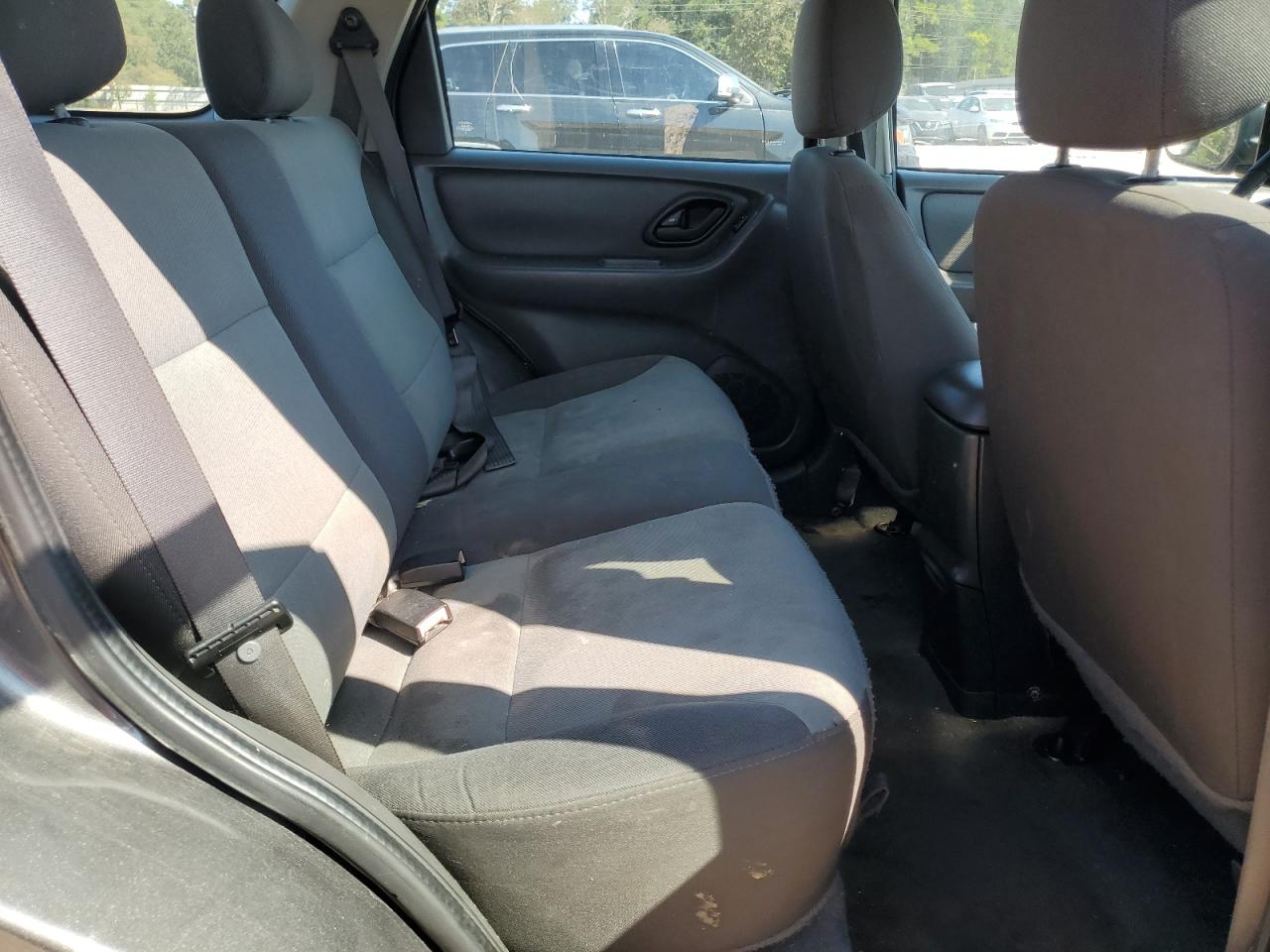 2004 Ford Escape Xls VIN: 1FMYU021X4KB40141 Lot: 80836095
