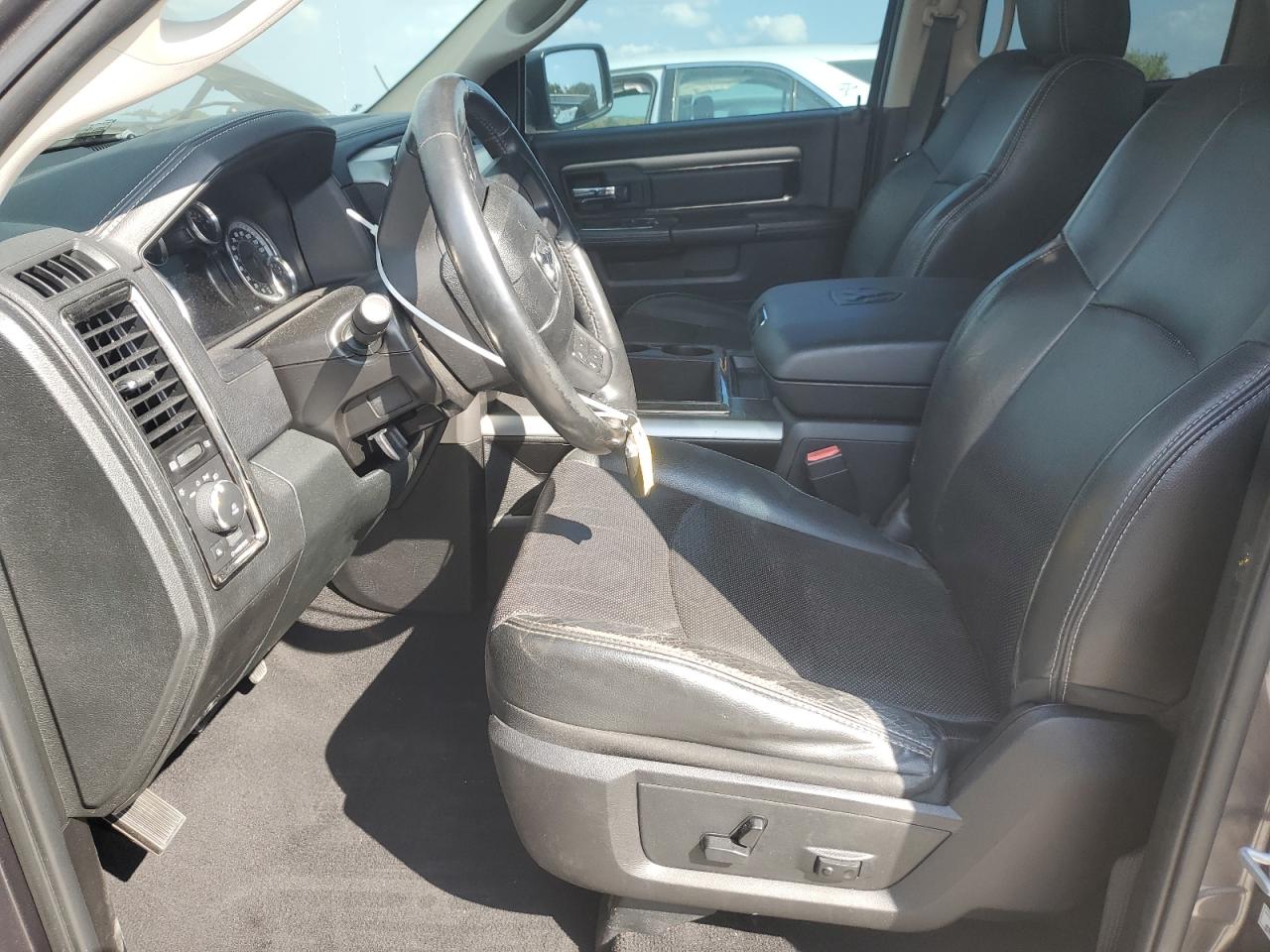 2015 Ram 1500 Sport VIN: 1C6RR7HT5FS562405 Lot: 81029035