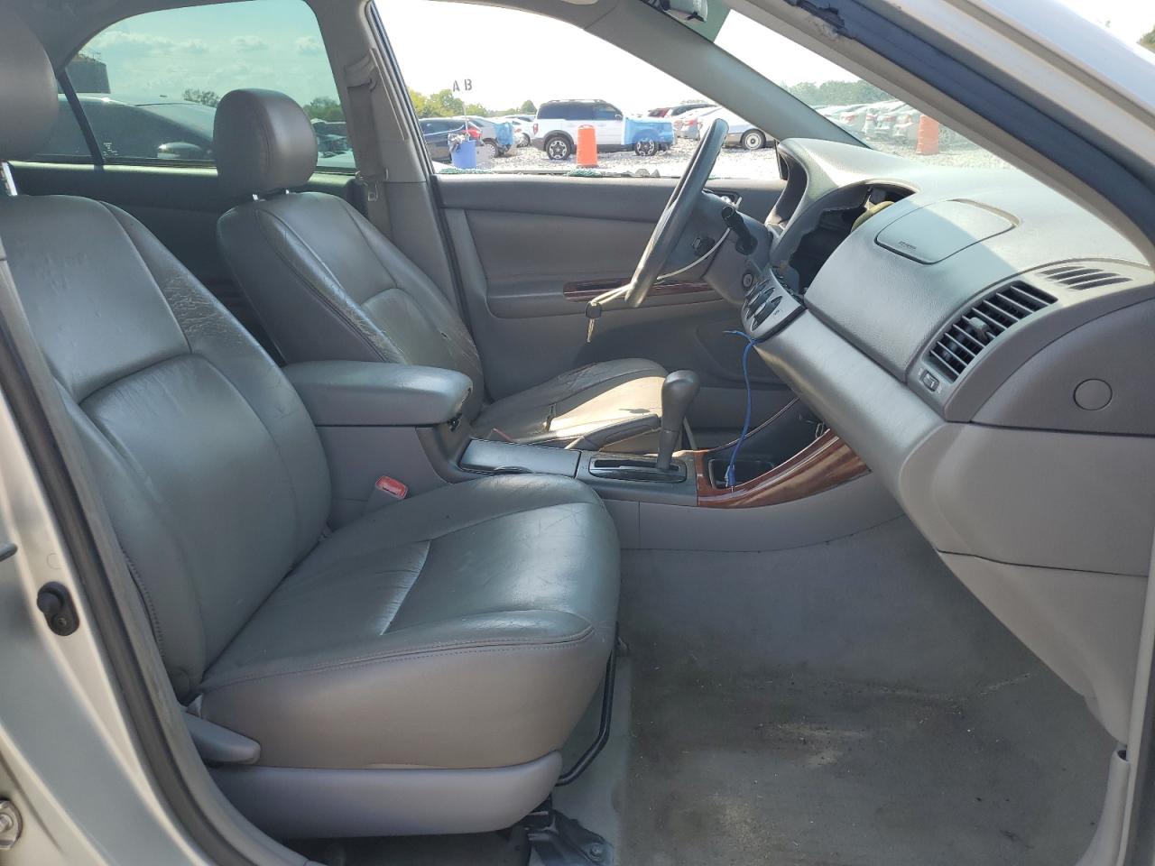 2004 Toyota Camry Le VIN: 4T1BF32K04U586247 Lot: 71740095