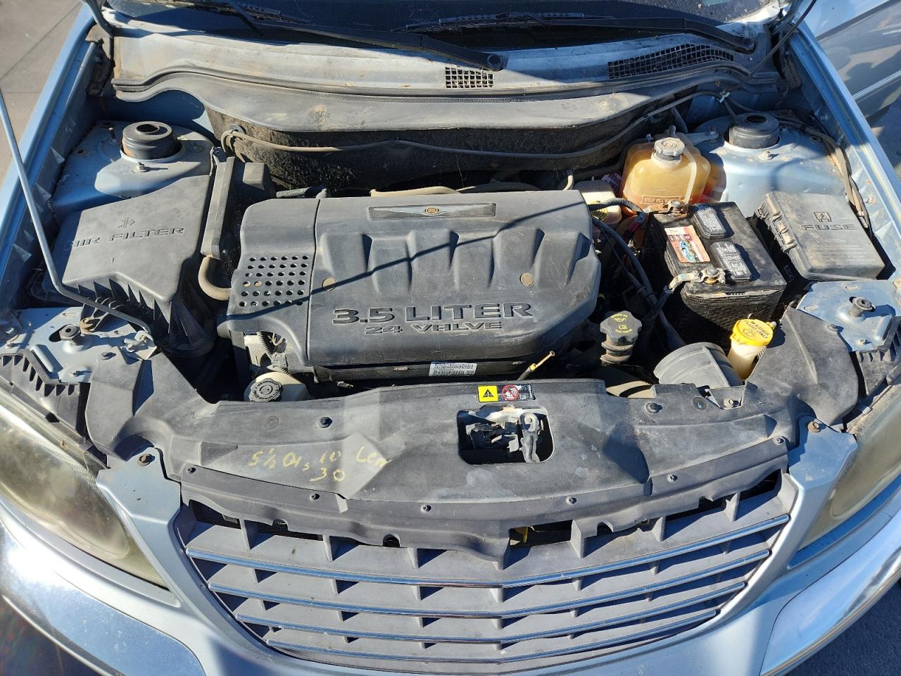 2005 Chrysler Pacifica Touring VIN: 2C4GF68445R461240 Lot: 80314045