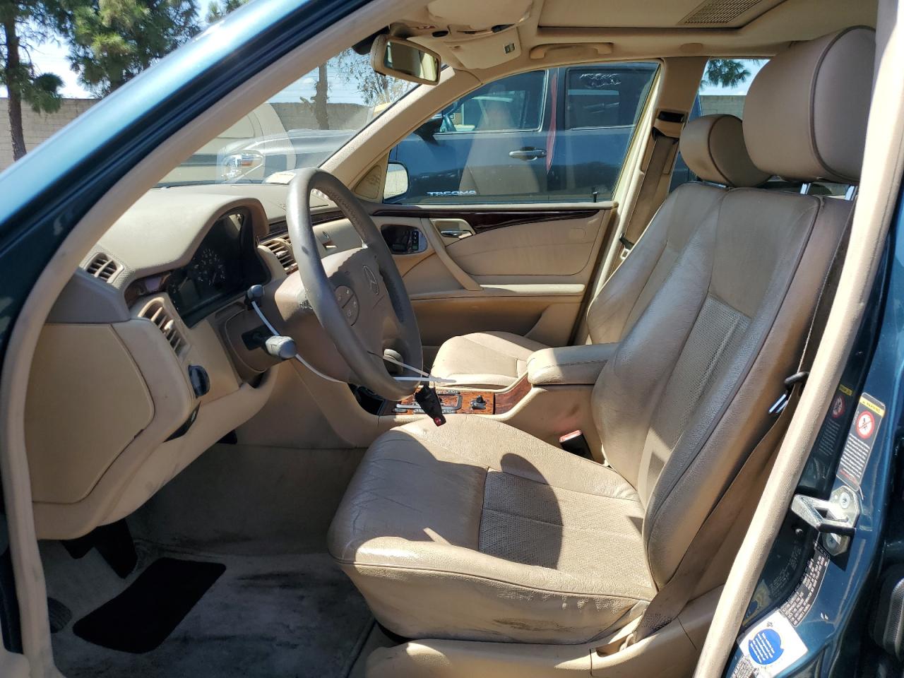 2001 Mercedes-Benz E 320 VIN: WDBJF65J41B254662 Lot: 81761075