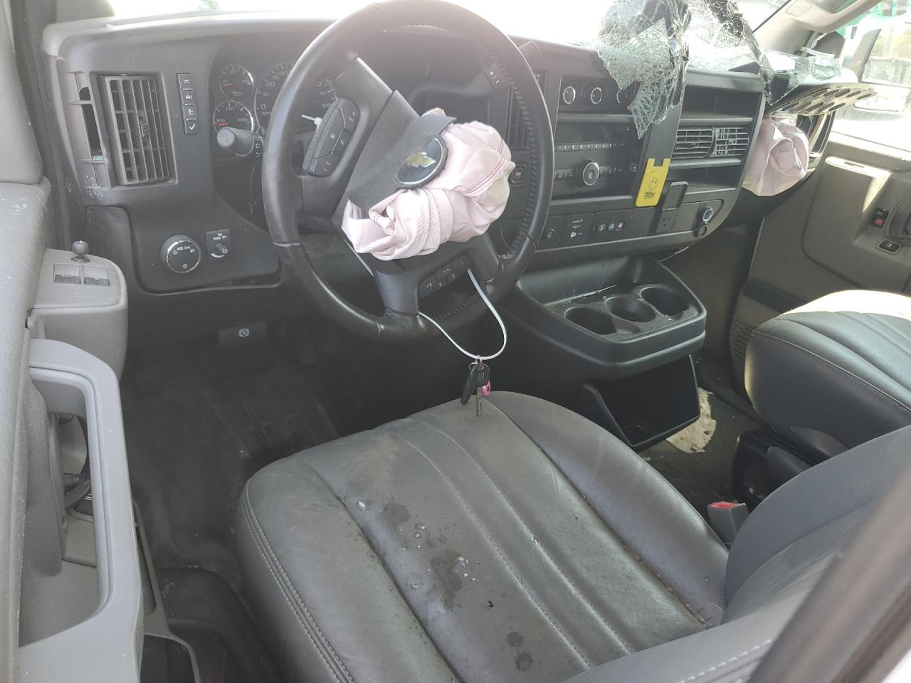 2022 Chevrolet Express G2500 VIN: 1GCWGAF77N1172771 Lot: 80644825