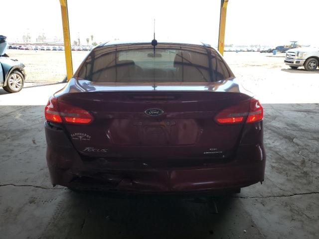  FORD FOCUS 2016 Красный