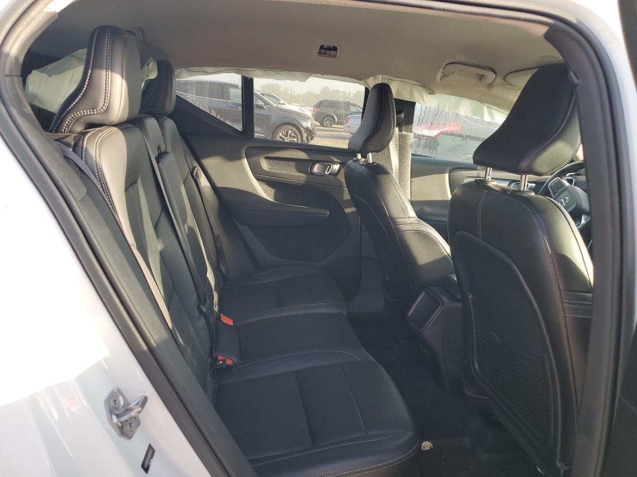 2019 Volvo Xc40 T5 Momentum VIN: YV4162XZ2K2014151 Lot: 84184035