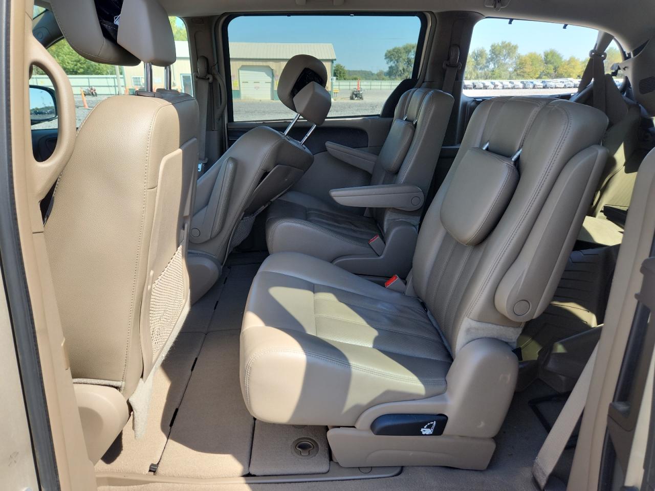 2014 Chrysler Town & Country Touring L VIN: 2C4RC1CG8ER108621 Lot: 80810755