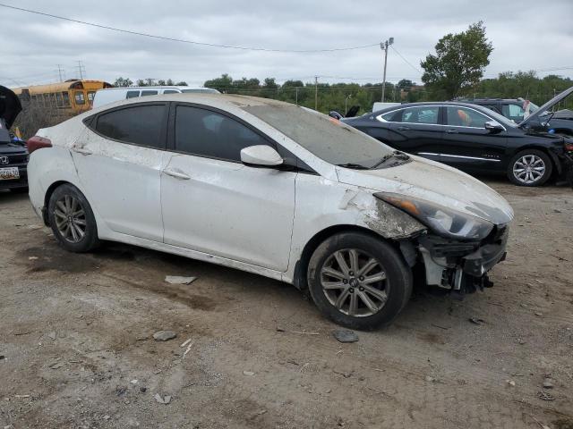  HYUNDAI ELANTRA 2016 Белы