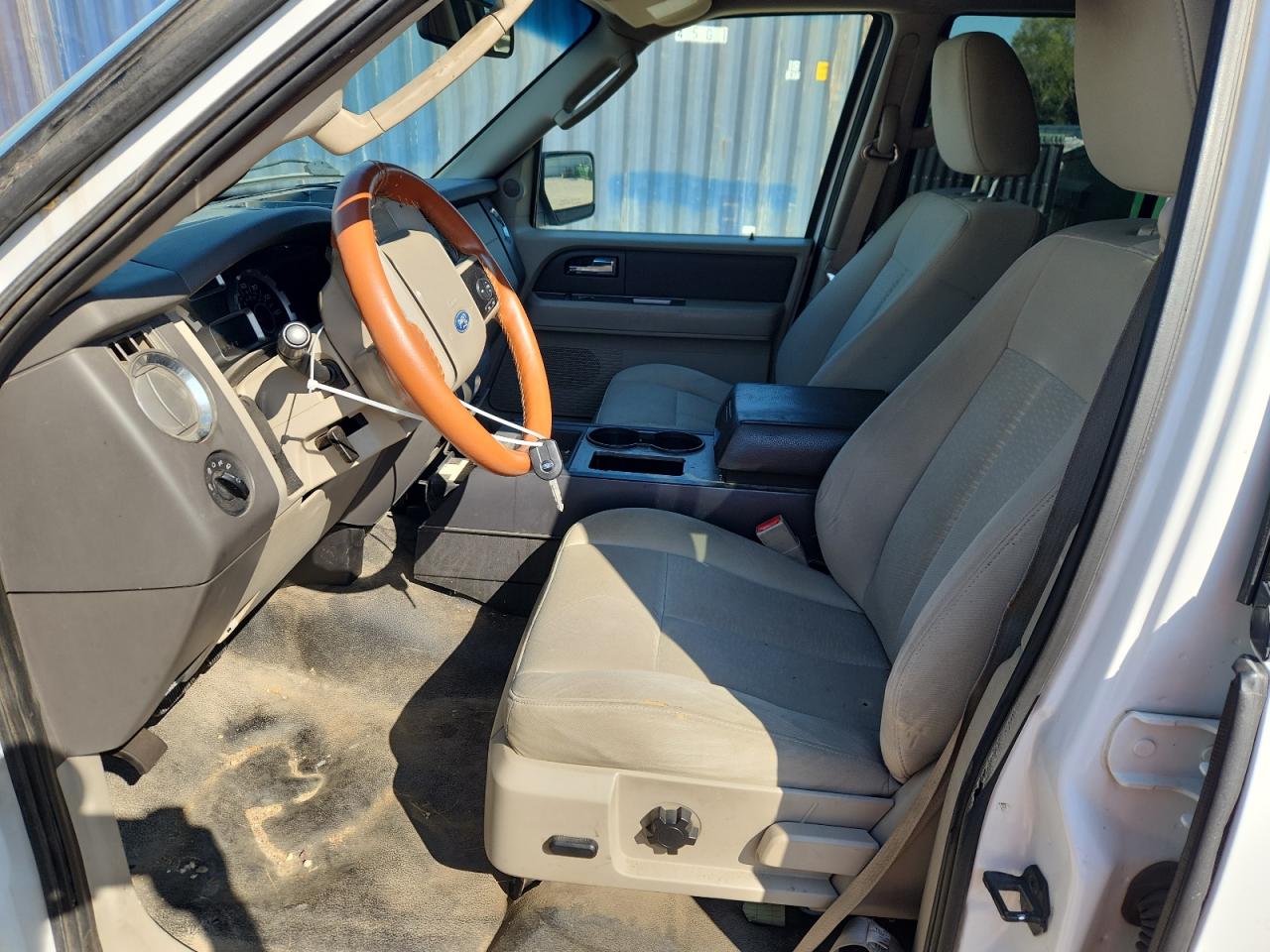 2010 Ford Expedition Xlt VIN: 1FMJU1G59AEB57963 Lot: 80541905