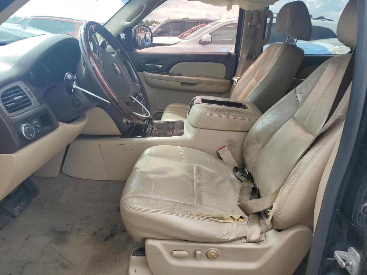 2009 GMC Yukon Xl Denali VIN: 1GKFC06269J105065 Lot: 83874765