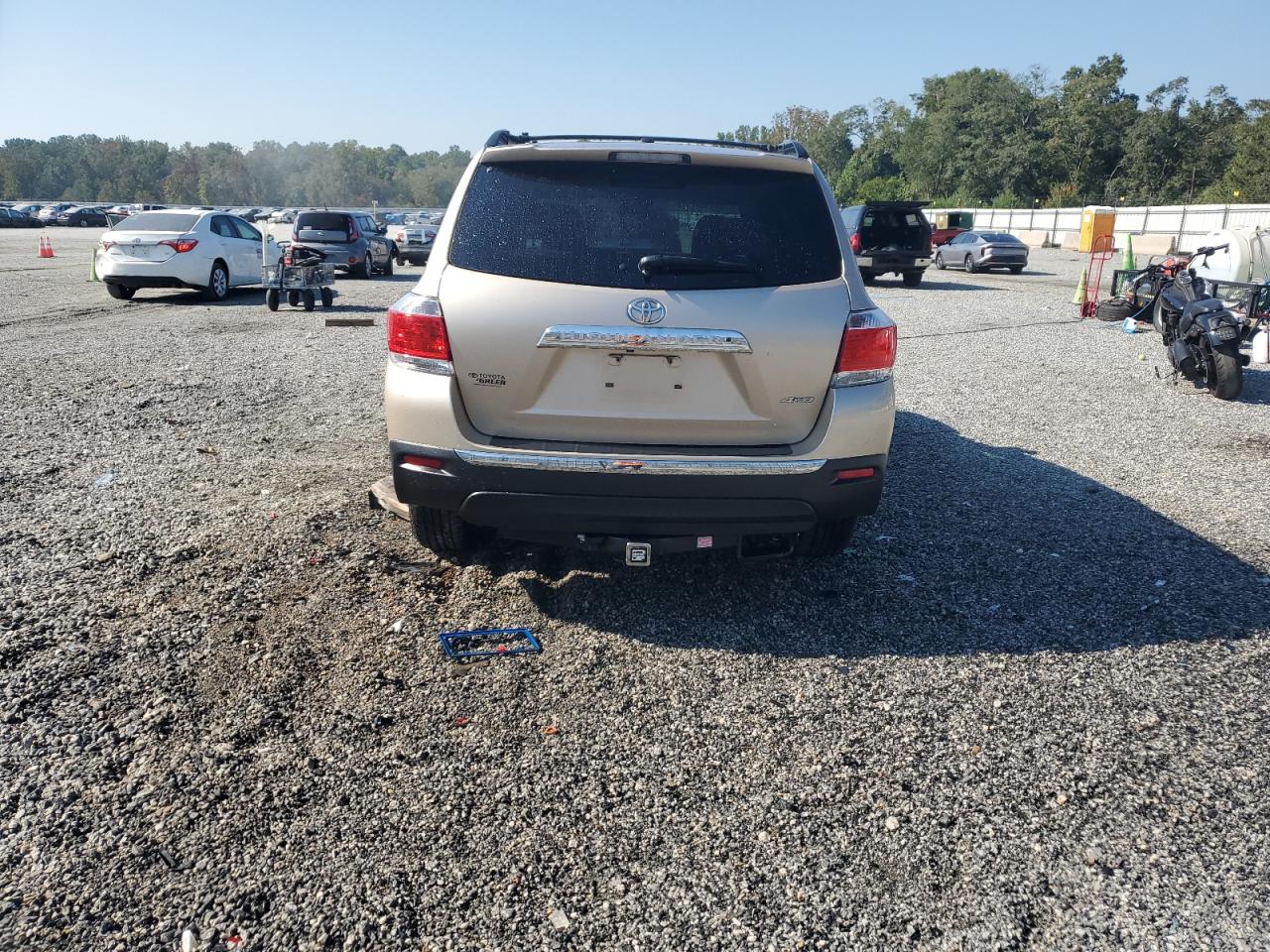 2011 Toyota Highlander Base VIN: 5TDBK3EH0BS083383 Lot: 81420085