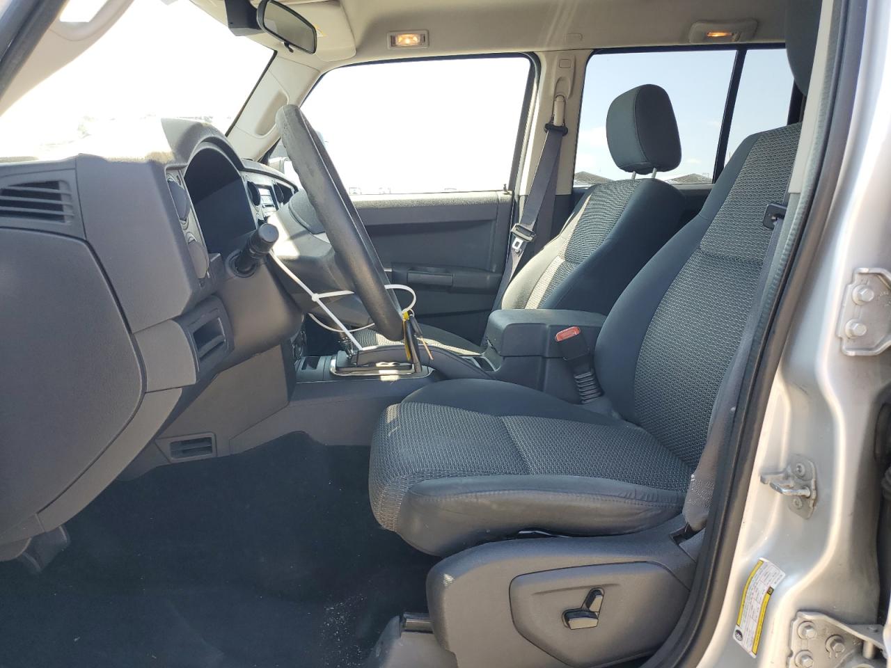 2008 Jeep Commander Sport VIN: 1J8HG48N48C172119 Lot: 80318435