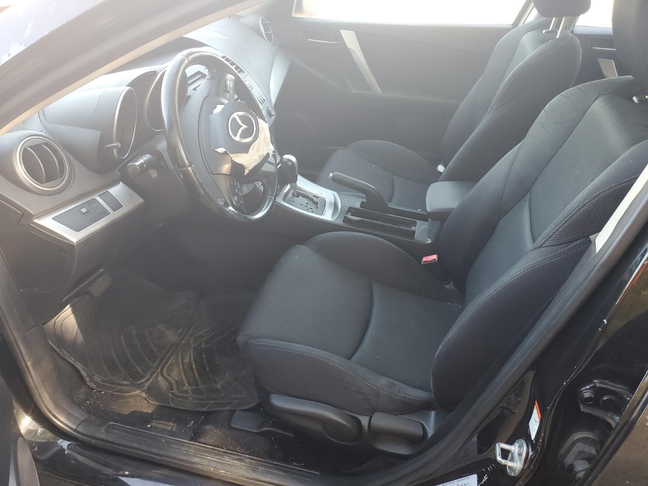 2010 Mazda 3 S VIN: JM1BL1H58A1143893 Lot: 71963895