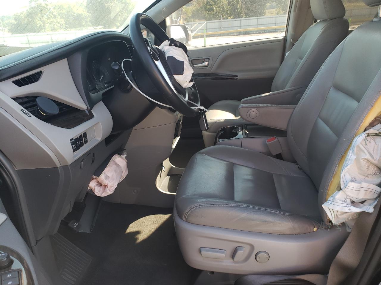 2017 Toyota Sienna Xle VIN: 5TDYZ3DC0HS803804 Lot: 84789375