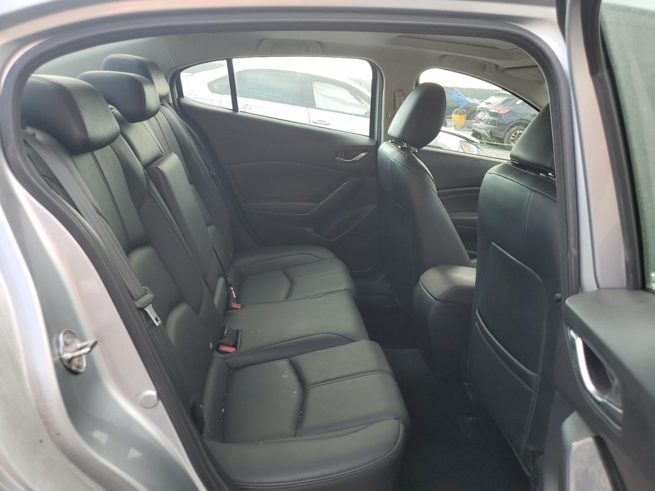 2018 Mazda 3 Touring VIN: 3MZBN1V32JM260818 Lot: 71362325