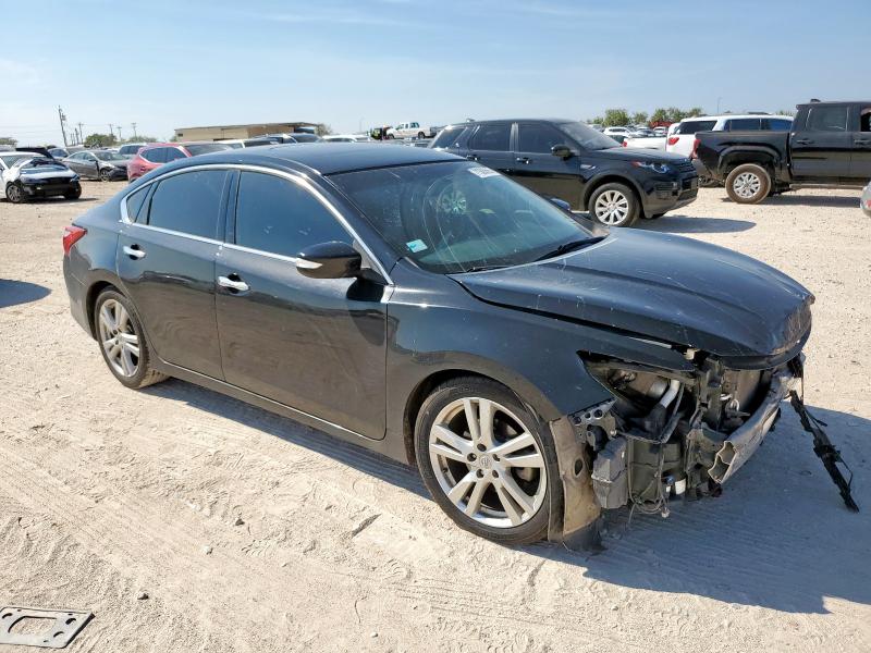  NISSAN ALTIMA 2017 Черный