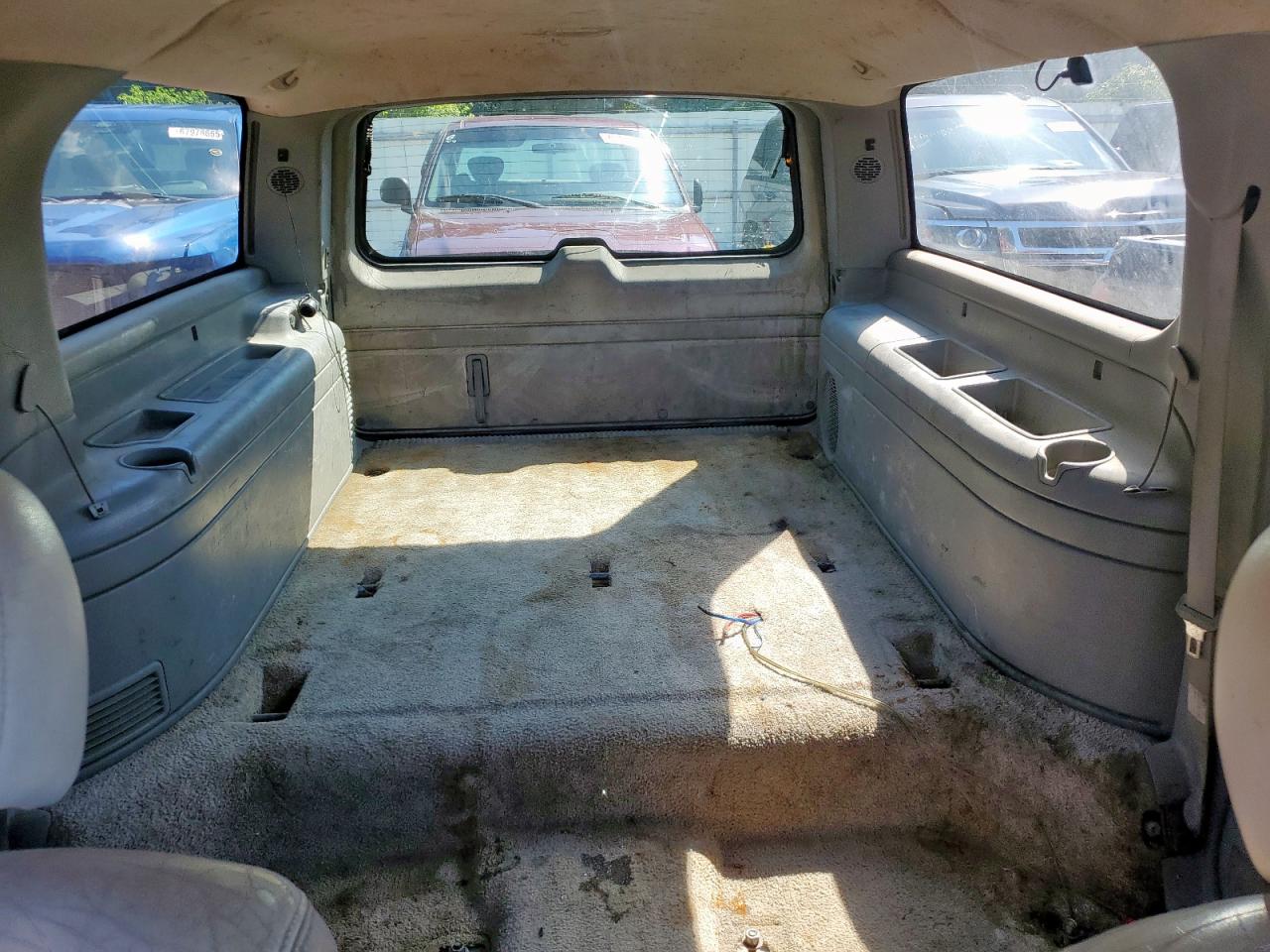 2001 GMC Yukon Xl C1500 VIN: 3GKEC16T81G148466 Lot: 81295105