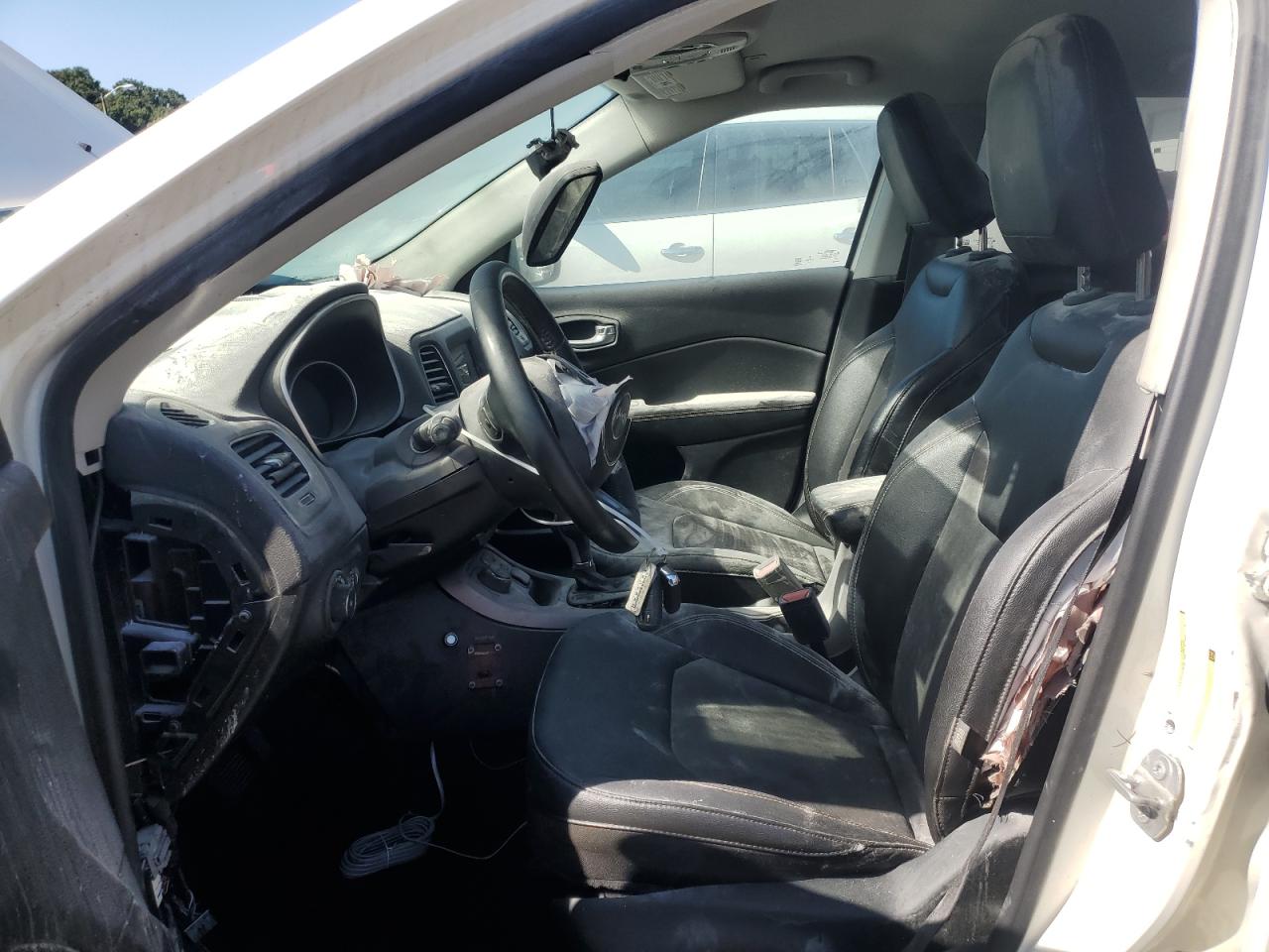 2019 Jeep Compass Latitude VIN: 3C4NJDBB5KT702281 Lot: 71844015